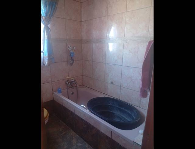 4 BEDROOM HOUSE FOR SALE IN GREENSFIELDS